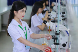 Học Cao đẳng Dược ra trường làm được những công việc gì? 15