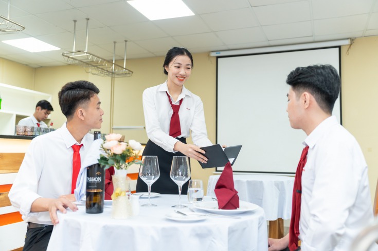 Tuyển sinh Trung cấp - Cao đẳng từ xa 37